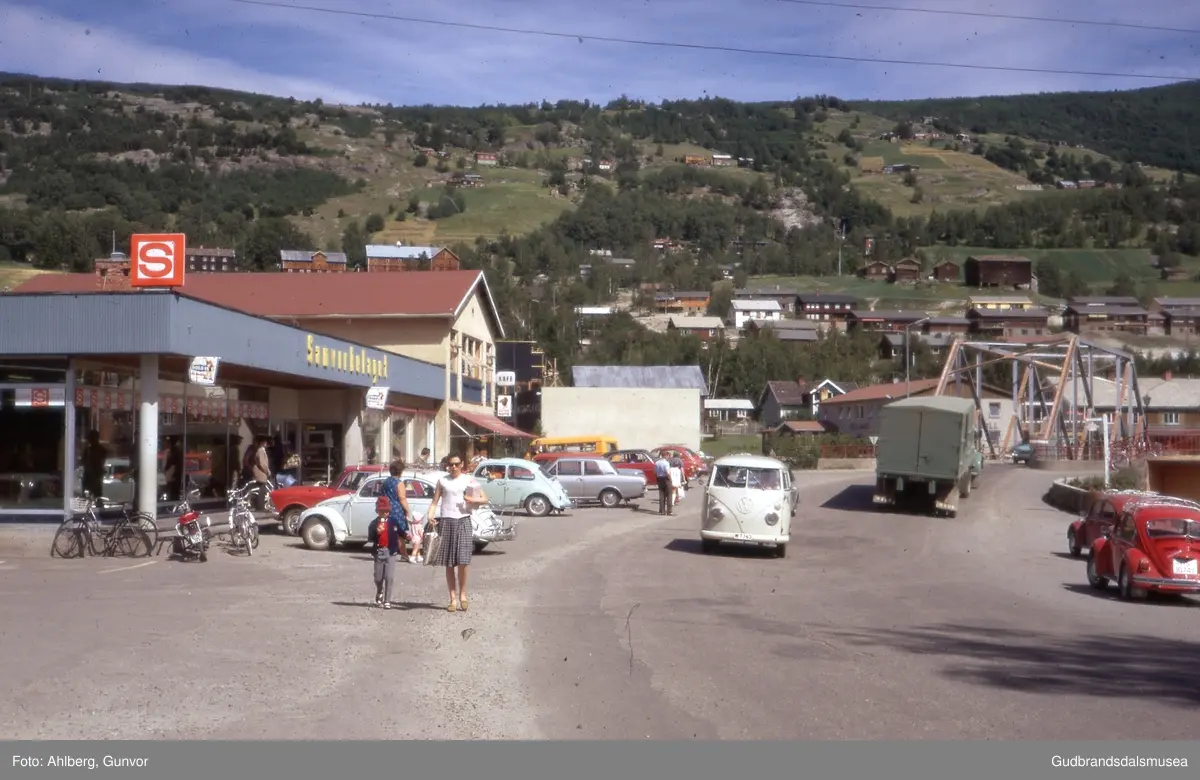 Vågå 1971 Vågå samvirkelag, vegtrafikk. -Gudbrandsdalsmusea ...