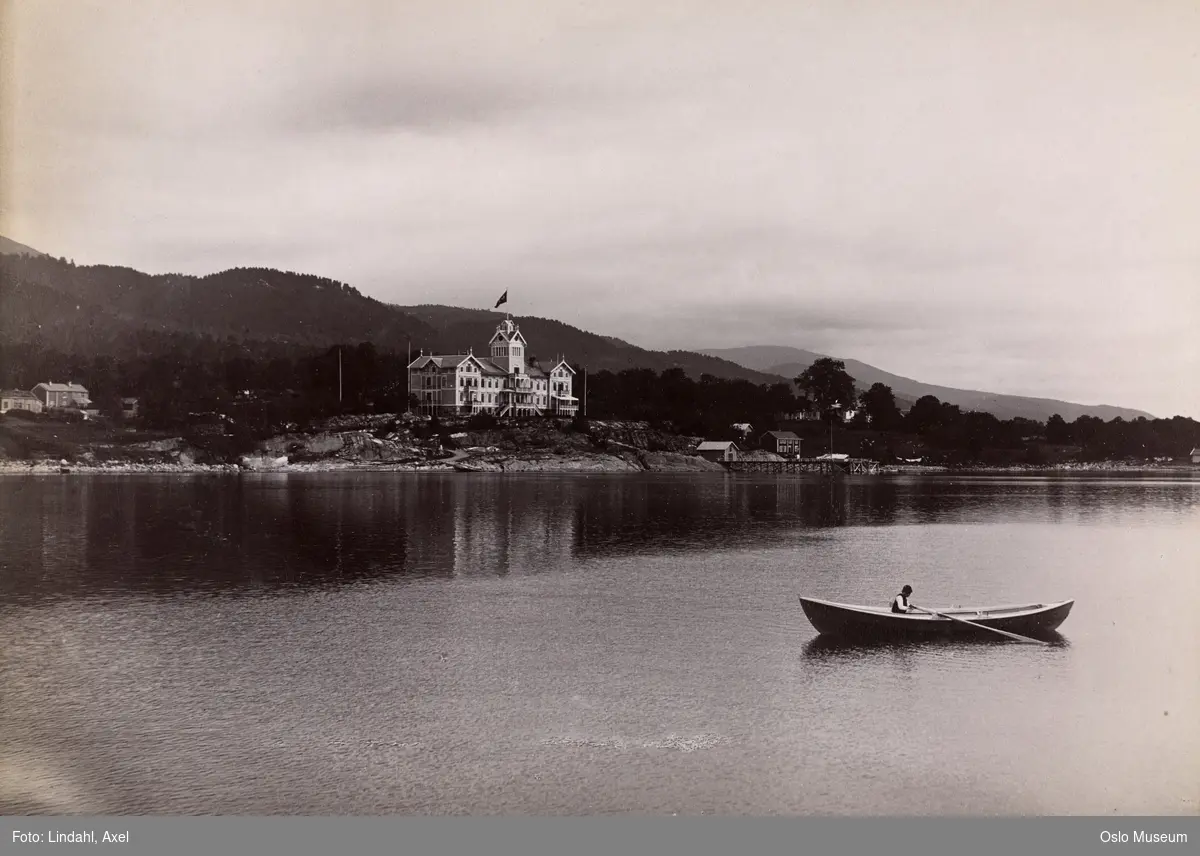 fjord, robåt, mann, by, Grand Hotel