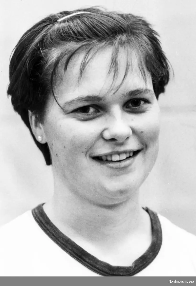 Lagopus. Volleyball. Elisabeth Fahsing. Tidens Krav 15.03.1985. Bildet er fra avisa Tidens Krav sitt arkiv i tidsrommet 1970-1994. Nå i Nordmøre museums fotosamling.