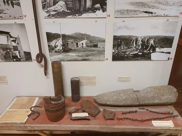 Gjenstander fra utstillingen.