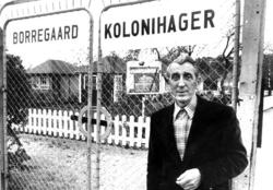 Fra porten til Borregaards kolonihager på Opsund