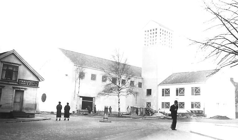 Menighetshuset på St. Halvards plass ved byggingen 1939