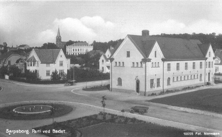 Parti fra Dronningens gate med Sarpsborg Kommunale Bad