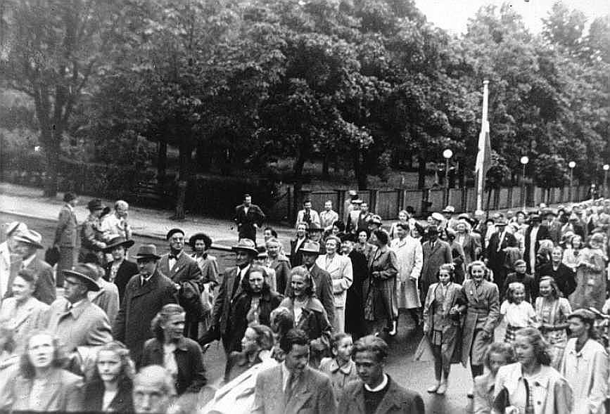 17. mai toget på Sandesundsveien