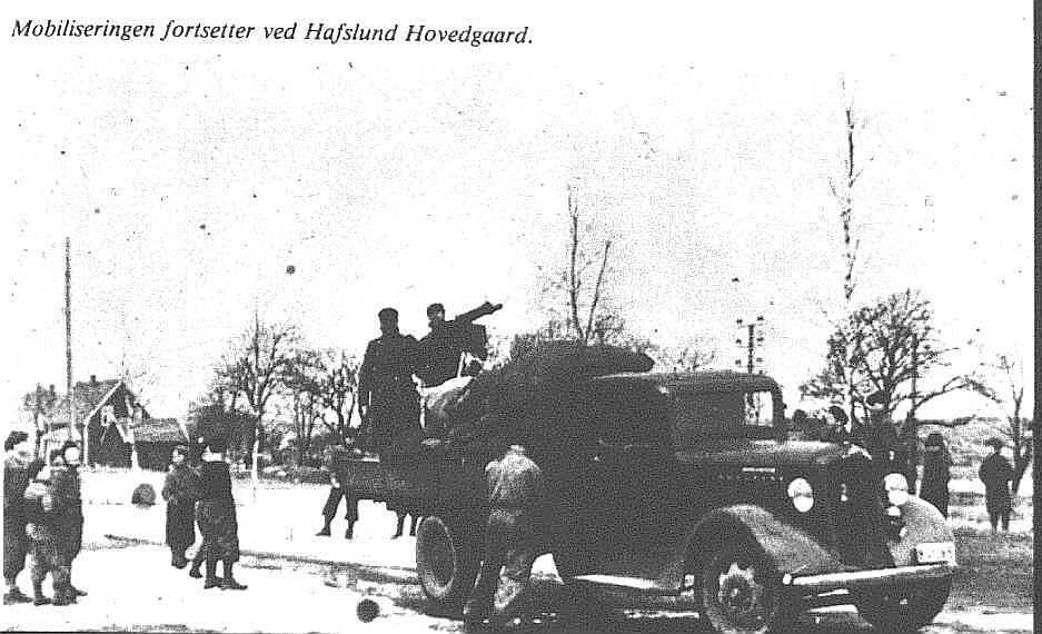 Soldater på lastebil under mobilisering ved Hafslund Hovedgård april 1940