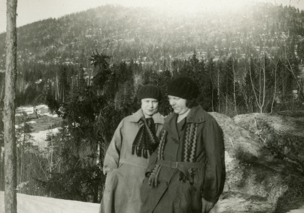 Seks bilde frå ein tur til Tinnegrend i 1926.