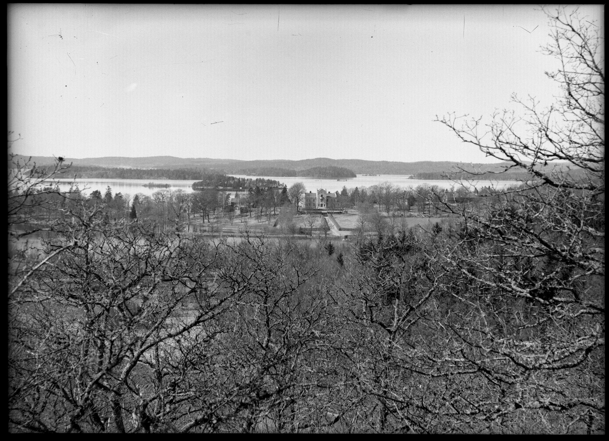 Bryngenäs och Mjörn sett från Östra Bodarna. 22 april 1951