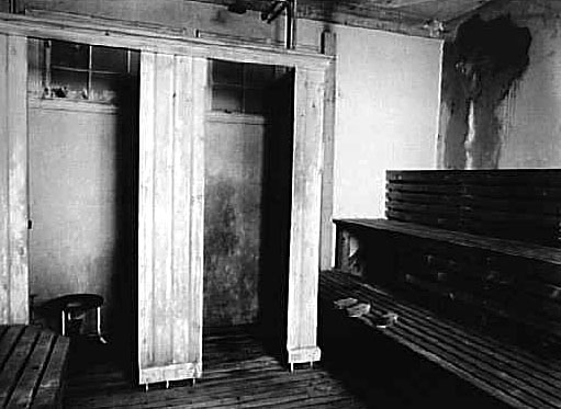 Firman Ad. Lidwall i Tidaholm etablerades 1862. Mivis Lidwall f. 1856 och Adolf Lidwall drev den tillsammans med sin dotter Signe.