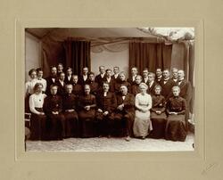 Konfirmander och lärare från dövstumskolan i Växjö, ca 1912.