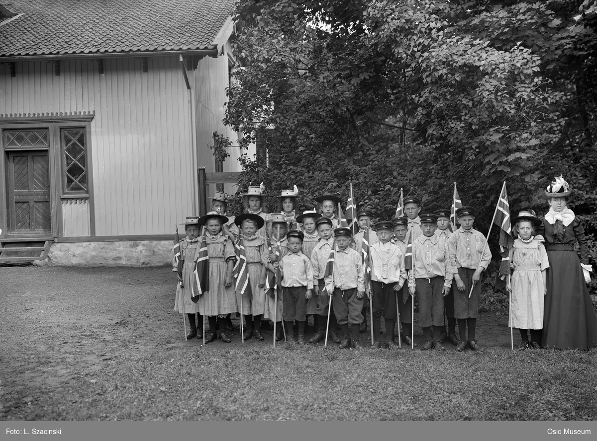 Orkerød barnehjem, åpning, gruppe, barn, flagg, kvinne, hage