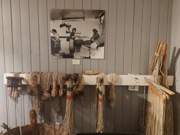 Fra utstillingen: fiskegarn.