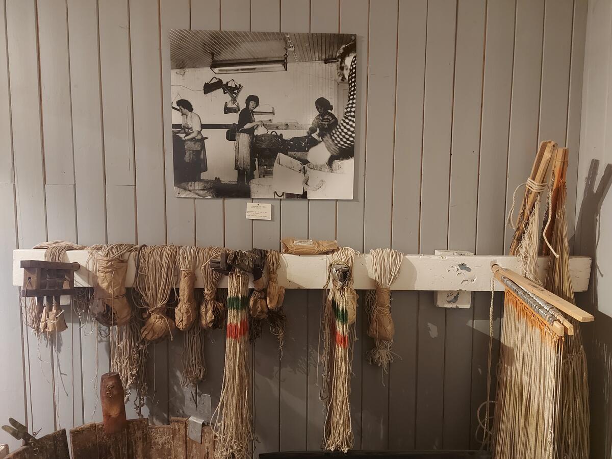 Fra utstillingen: fiskegarn.