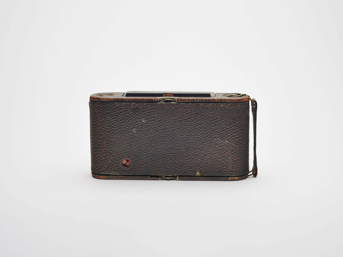 Wizard Duplex No. 1 er et foldekamera for rullfilm, produsert av Gundlach-Manhattan Optical Co. ca. 1902.