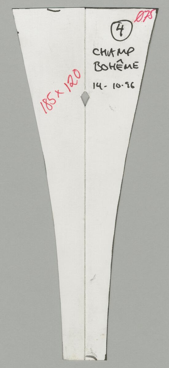 Mall till champagneglas i sreien Chateau Boheme.