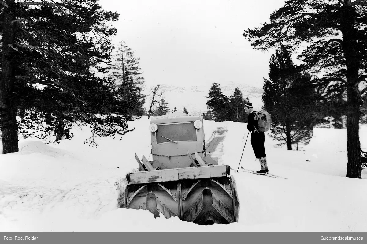 Snøbrøyting med fres i Billingsdalen