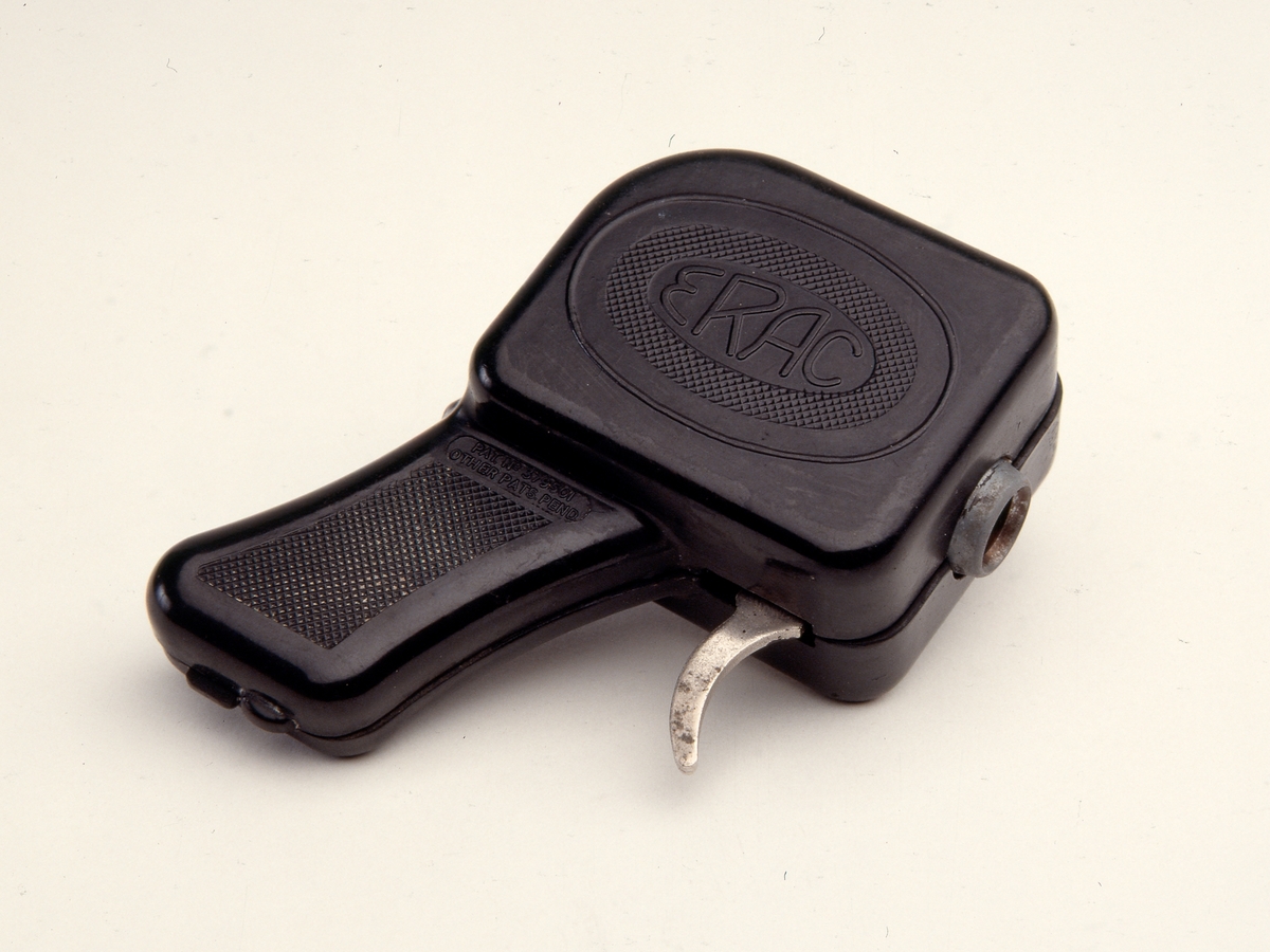 The ERAC Mercury I er et pistolformet subminiatyrkamera, som også går under navnene The ERAC Automatic Pistol Camera, The Coviland Steward ERAC, og The ERAC Merlin. Det ble produsert av The E.R.A.C. Selling Co. Ltd. i England, c.1938.
Pistolformen er laget av bakelitt og rommer et rektangulært metallkamera. Avtrekkeren regulerer både lukker og trekker frem filmen.