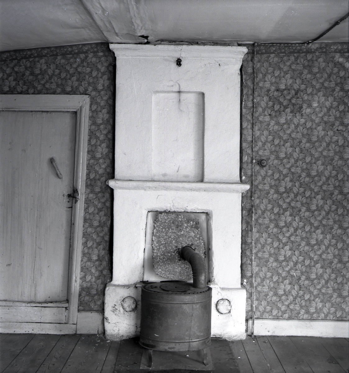 Kamin vid spis, från Båtsmansbacken. Växjö 1940.
