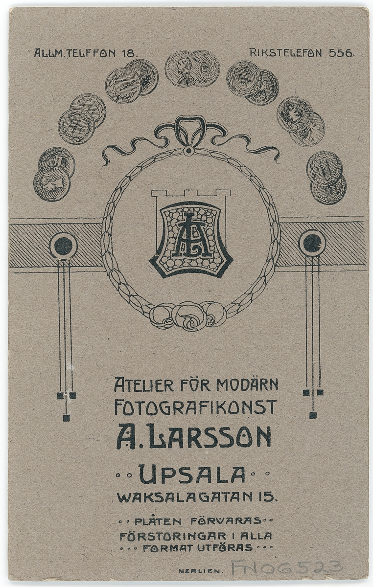 Kabinettsfotografi - ung man i uniform, Uppsala 1915