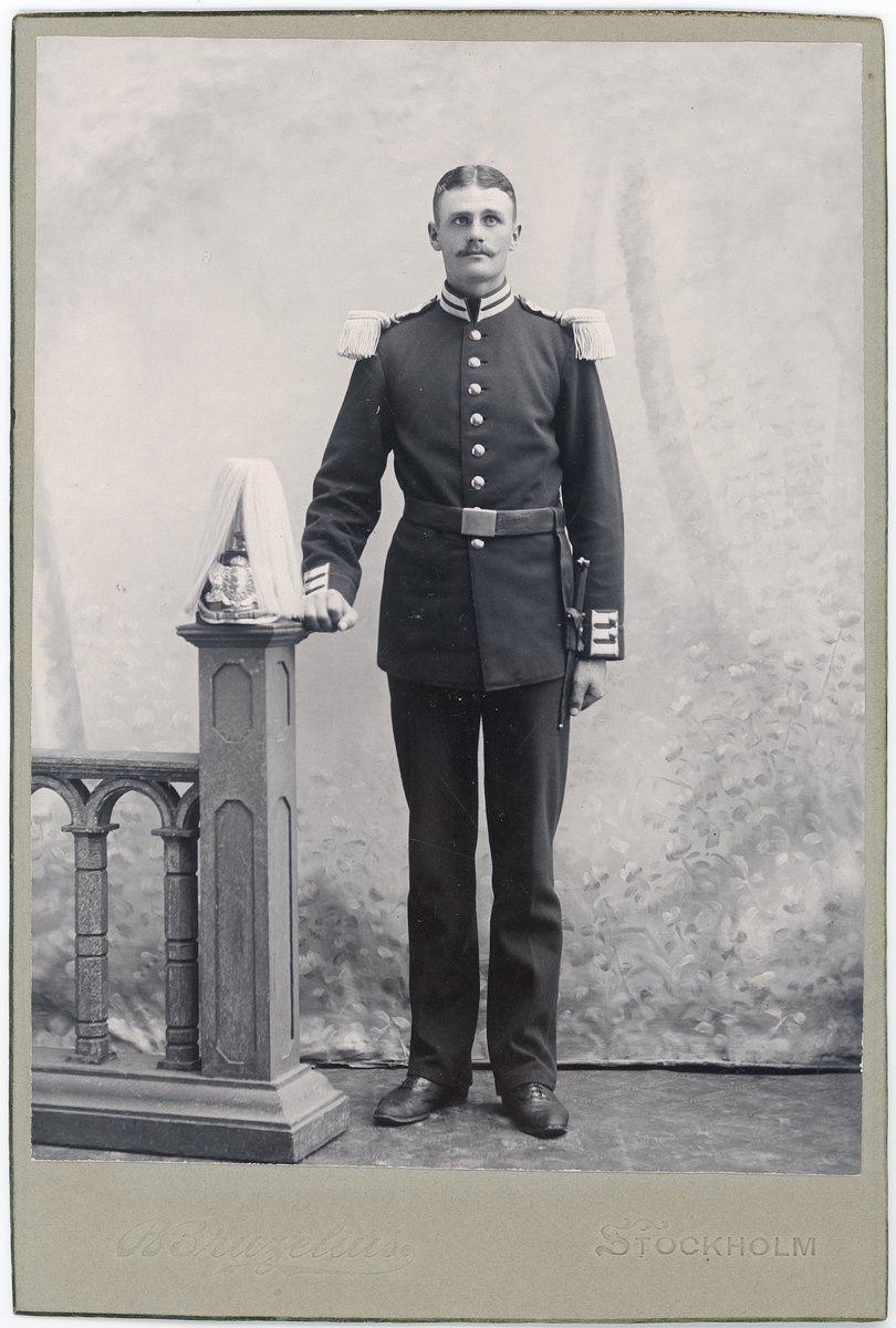 Kabinettsfotografi - man i uniform, Stockholm