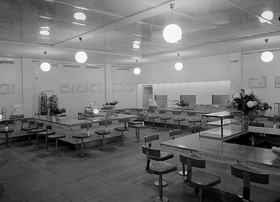 Bildsvit från varuhuset EPA på Tingvallagatan 19 tagen 1940. Verksamheten flyttades 1962 till det som nu kallas 15-huset.