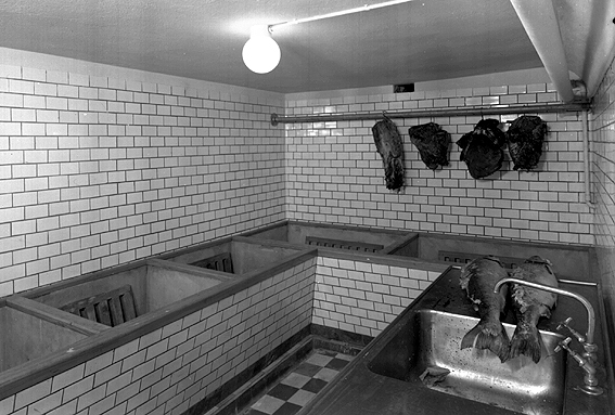 Bildserie från Stadshotellets nya kök, taget i bruk 1944.