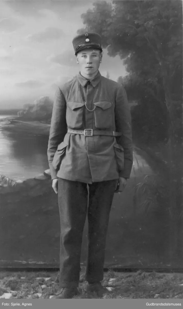 Amund Gjeilo (f. 1901) som soldat
