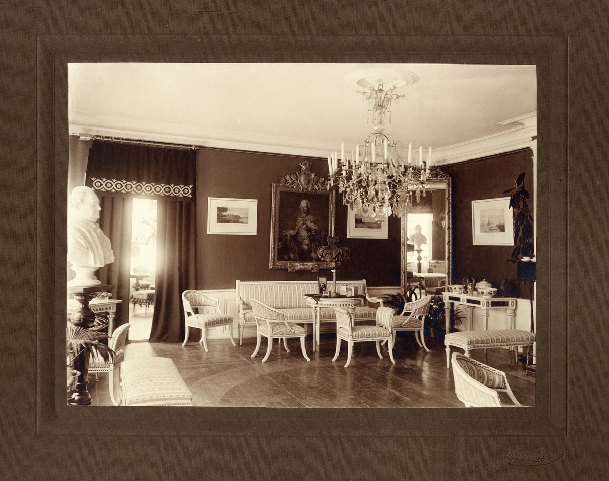 Röda salongen på Bergkvara herrgård, ca 1900.