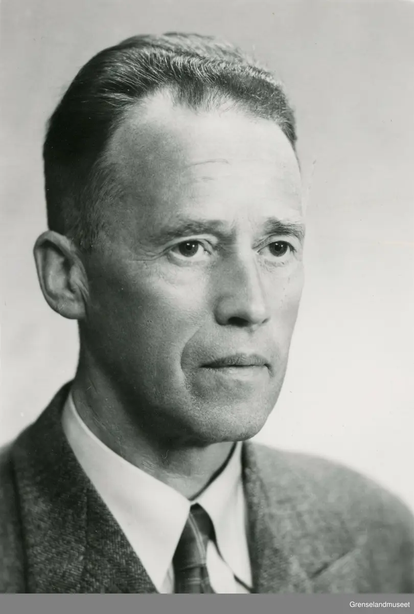 Portrett av Rolf Rypdal. Telegrafbestyrer i Kirkenes i perioden 1940-1947. 