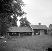 Brygghus till Vistena Mellangård i Allhelgona socken. Här dokumenterad av Östergötlands museum 1951.