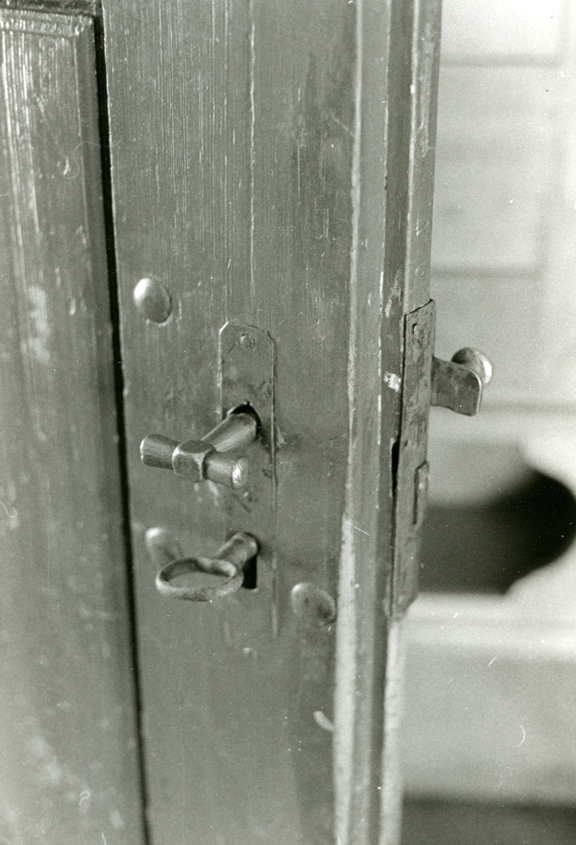 Detaljar frå Moastogo i Øystre Slidre før riving i 1974.