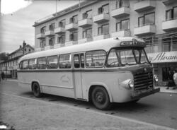 "Eidsvåg Auto"..Volvo, kfr. logo oppe i hjørnet av grillen.