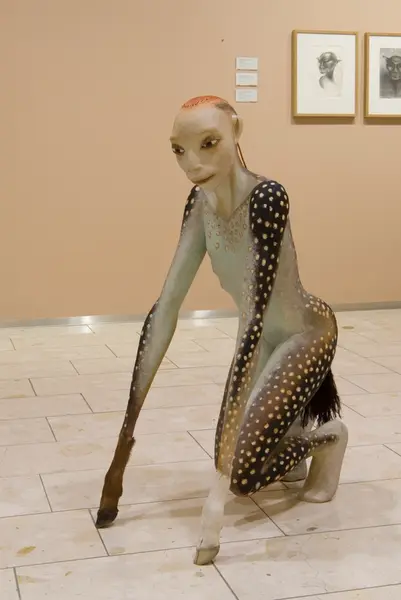 Gryende oppstand [Skulptur]