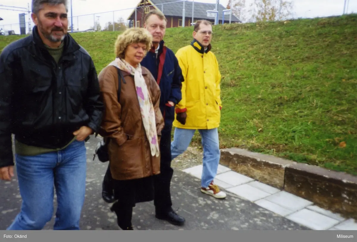 Arbetsplatsträff. Från vänster Birger "Stensjö-Kalle" Karlsson, Ann-Brith Carlsson, Alvin Karlsson och Bo Malmberg.