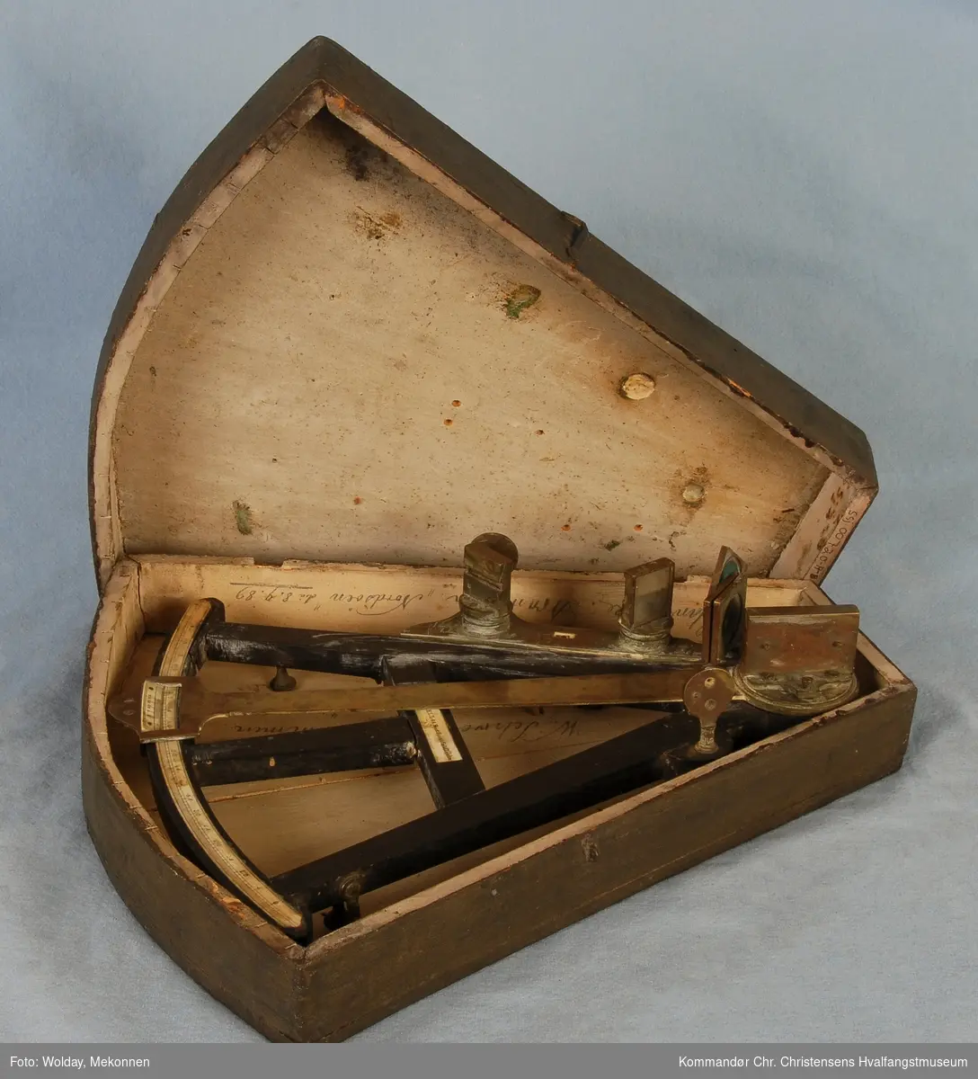 Sekstant, Rad 23.5 i kvadratisk mahognykasse