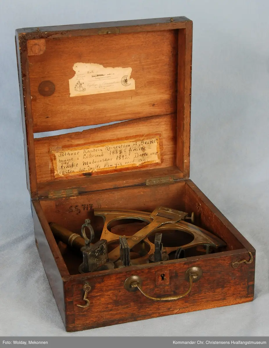 Sekstant, Rad 23.5 i kvadratisk mahognykasse