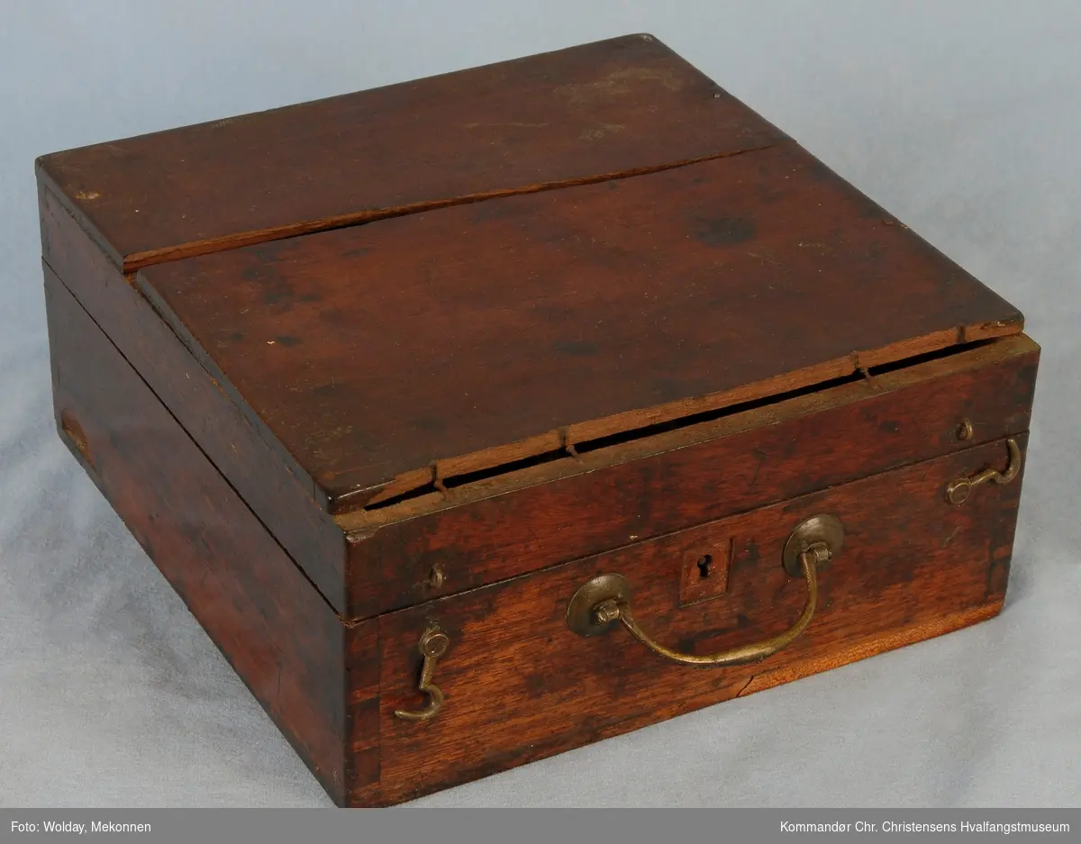 Sekstant, Rad 23.5 i kvadratisk mahognykasse