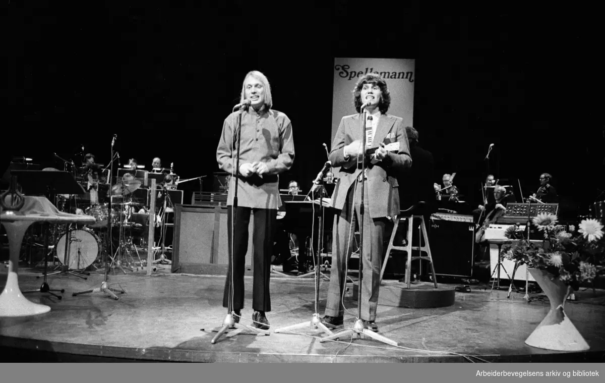 Spellemannsprisen 1973 på NRK TV. Knutsen og Ludvigsen. Øystein Dolmen og Gustav Lorentzen.