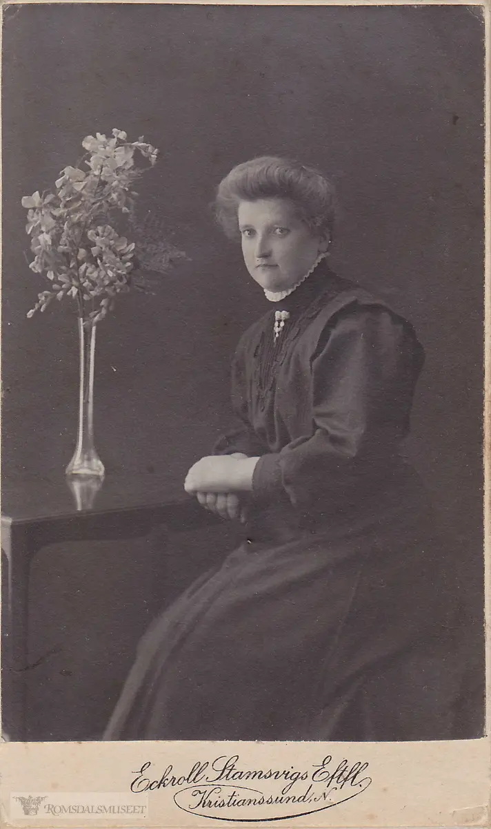 Anna Jensen Nerland var søster til Steffen og Johan Jensen Nerland. Fotosamling fra Farstad-området.