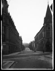 St. Olavs gate med slottet i bakgrunnen og Turnhallen til hø