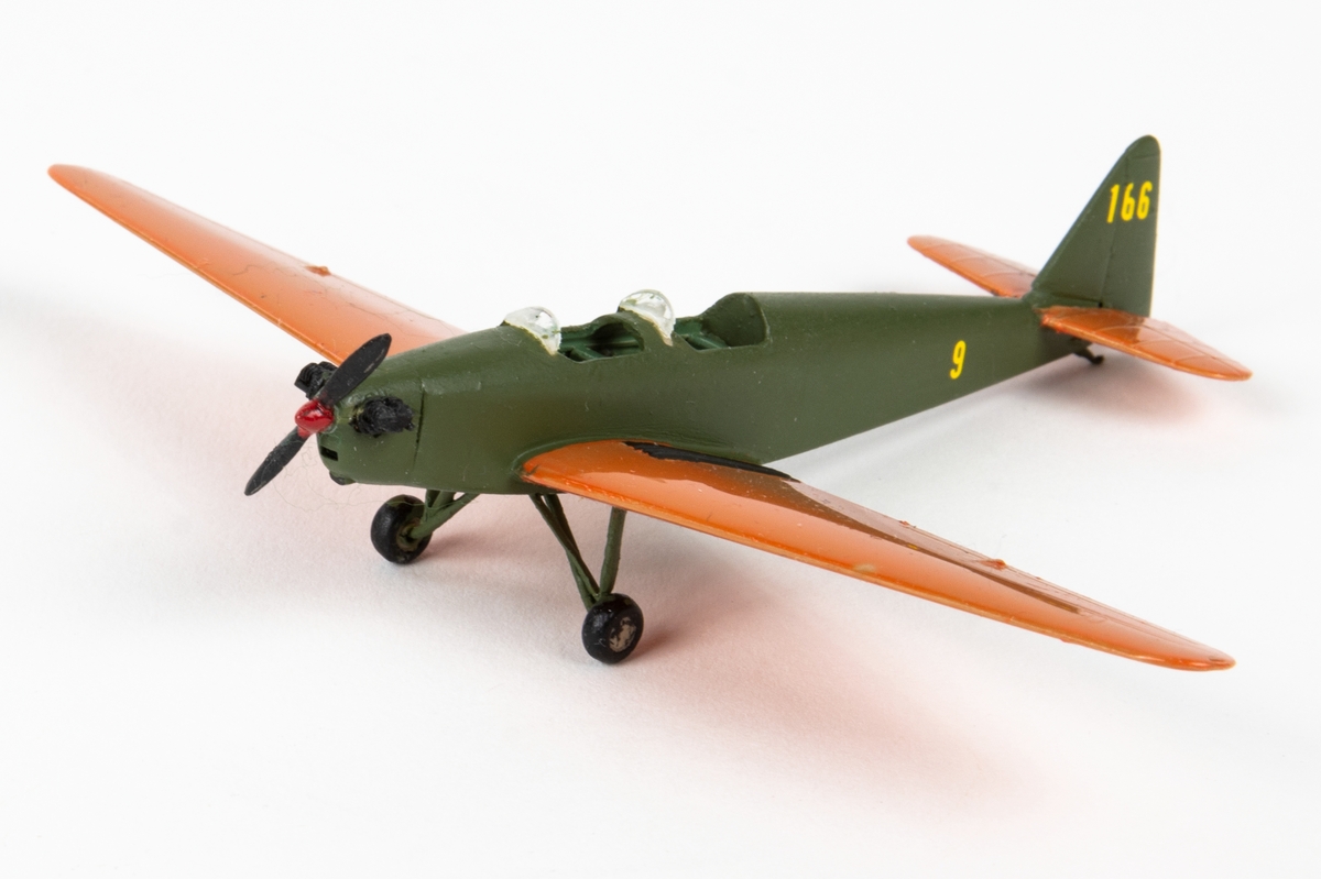 Flygplansmodell skala 1 by Unknown artist