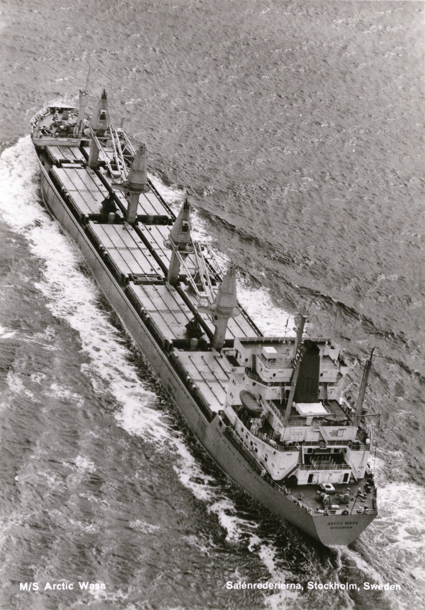 Svartvit bild av lastmotorfartyget "ARCTIC WASA"