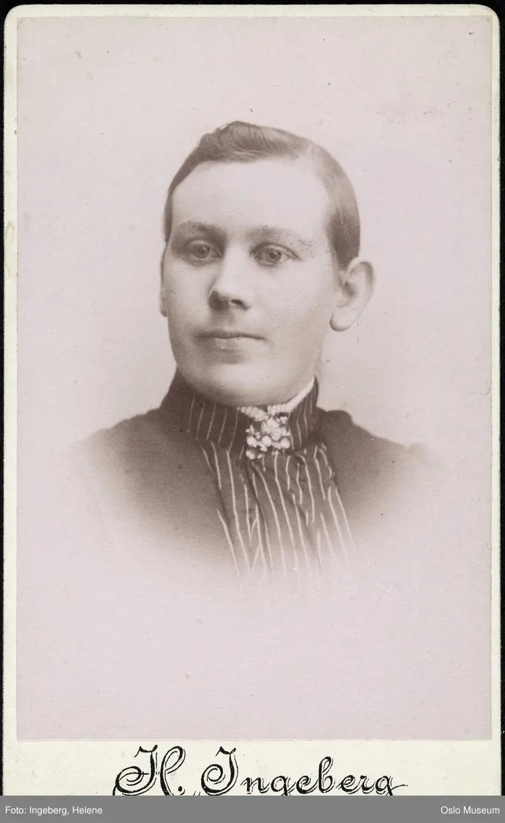 portrett, kvinne, vignettert brystbilde