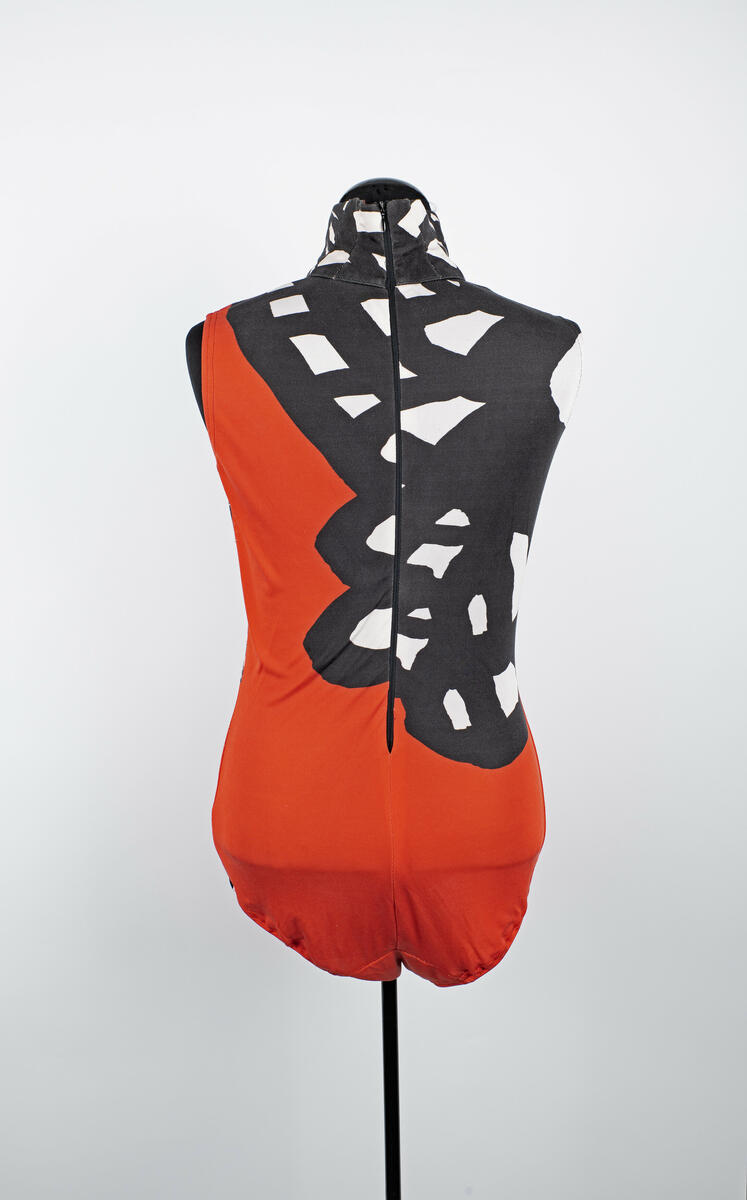 Överdel använd i uppsättningen ”(play)”.