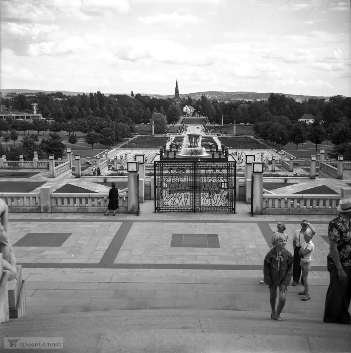 Utsikt fra Vigelandsparken mot Uranienborg kirke.