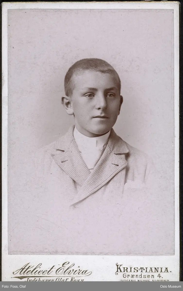 portrett, gutt, vignettert brystbilde