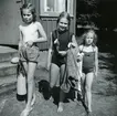 På väg till stranden sommaren 1960