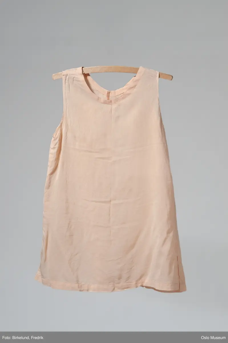 Blek rosa ballettkjole til barn.