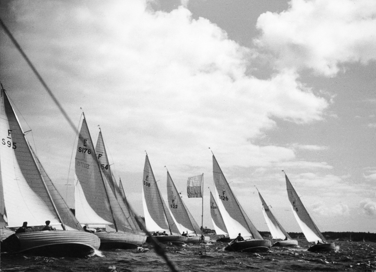 Folkbåtar under Sandhamnsregattan 1949.