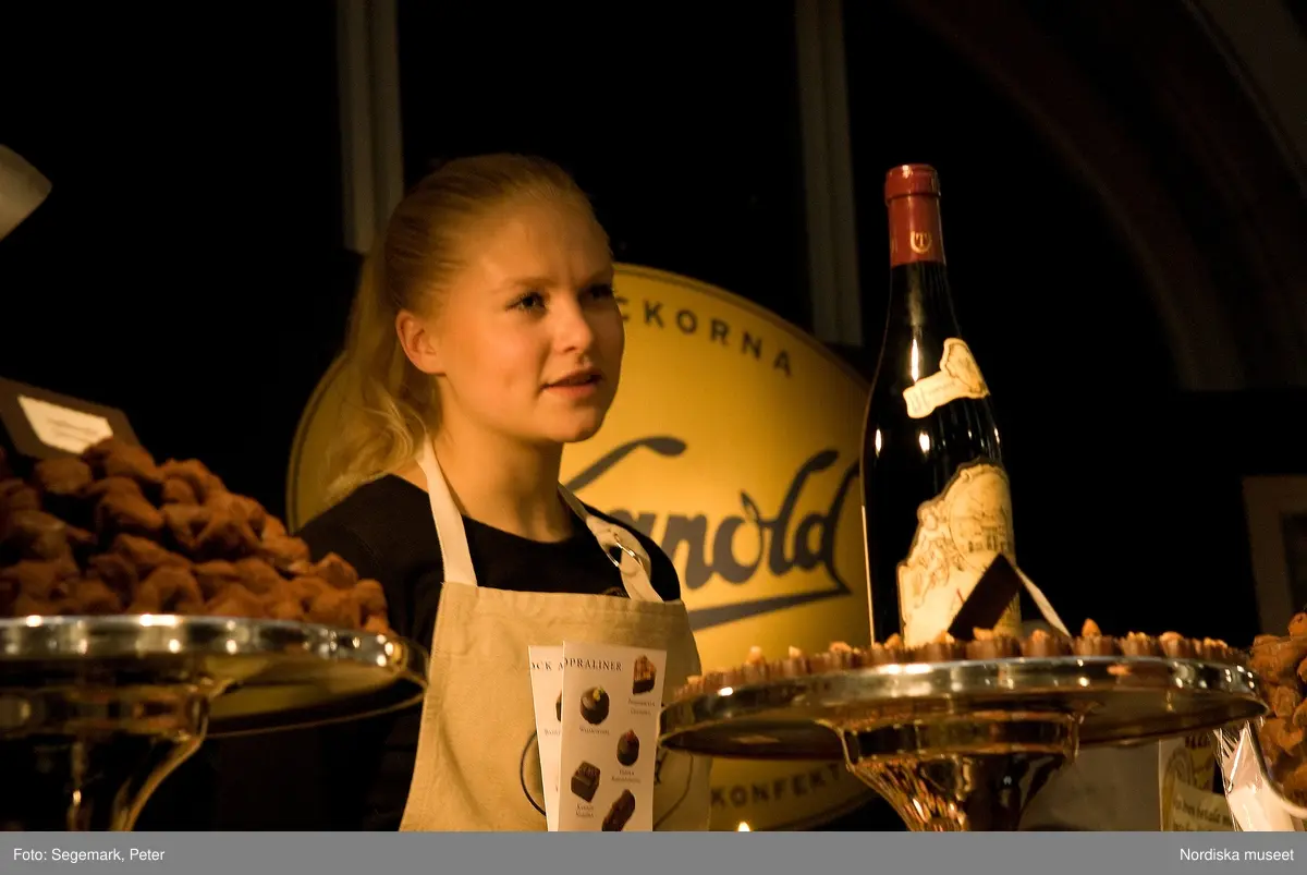 Chokladfestivalen på Nordiska museet 2008. Vinnare av utmärkelsen Årets konditor 2008 Maria Grave. Initiativtagare och arrangör Magnus Johansson.