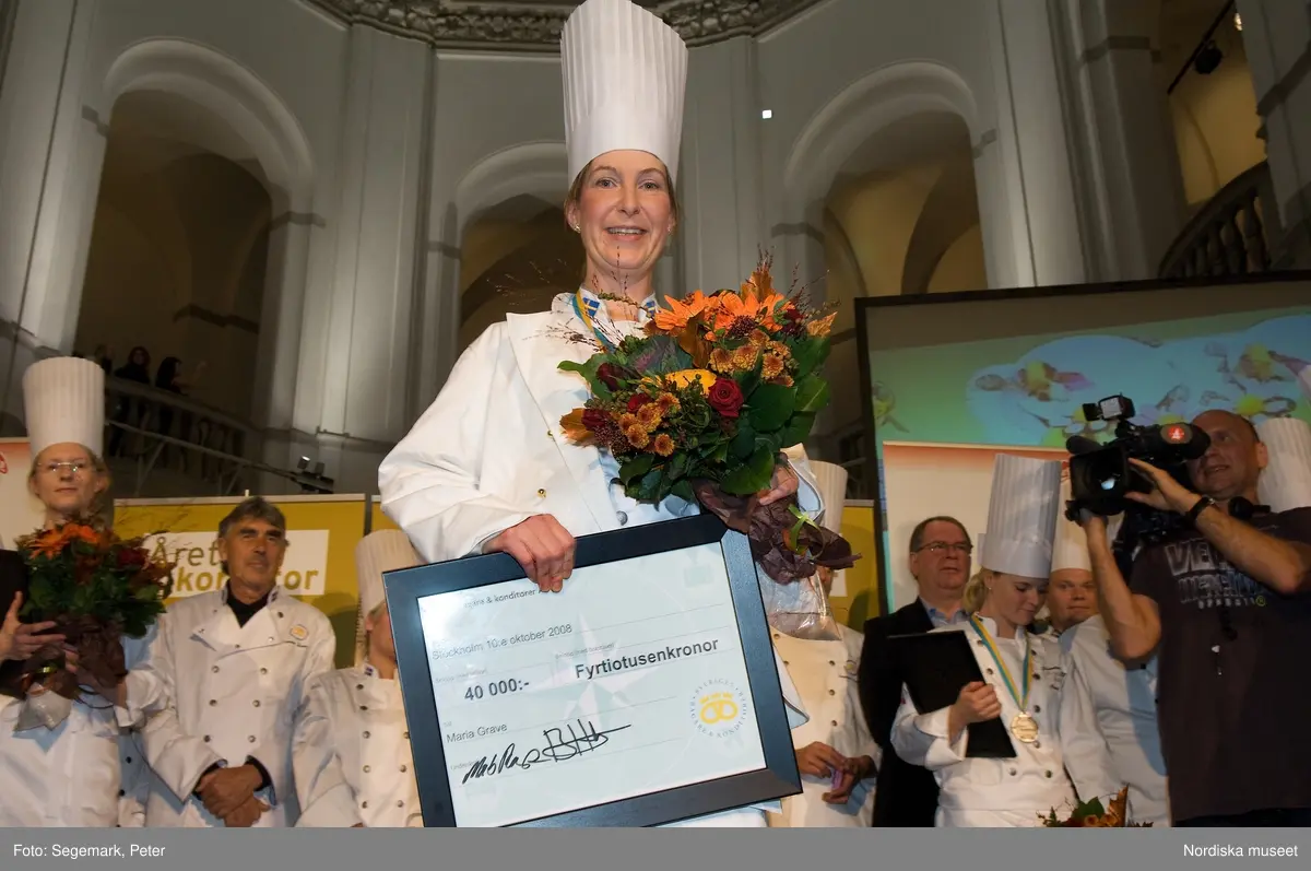 Chokladfestivalen på Nordiska museet 2008. Vinnare av utmärkelsen Årets konditor 2008 Maria Grave. Initiativtagare och arrangör Magnus Johansson.